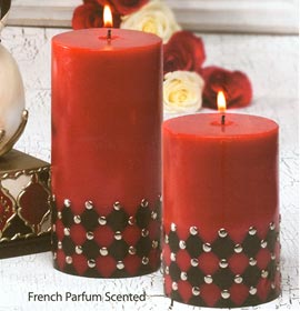 Diamonds are a girls best friend! And what could be better than a diamond ring! A full circle of Harlequin-inspired studded diamonds borders this fanciful pillar candle. But wait...there is more! Also gloriously scented with real French Parfum and nicely packaged in cellophane with a satin bow and hangtag attached to the wick.
