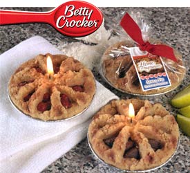 Crumb Pie Candles in Metal Tin - Cherry